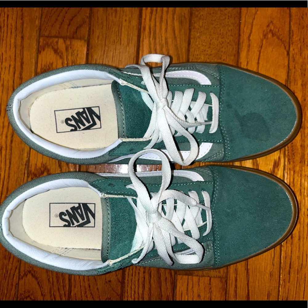 Vans - Picture 2 of 4